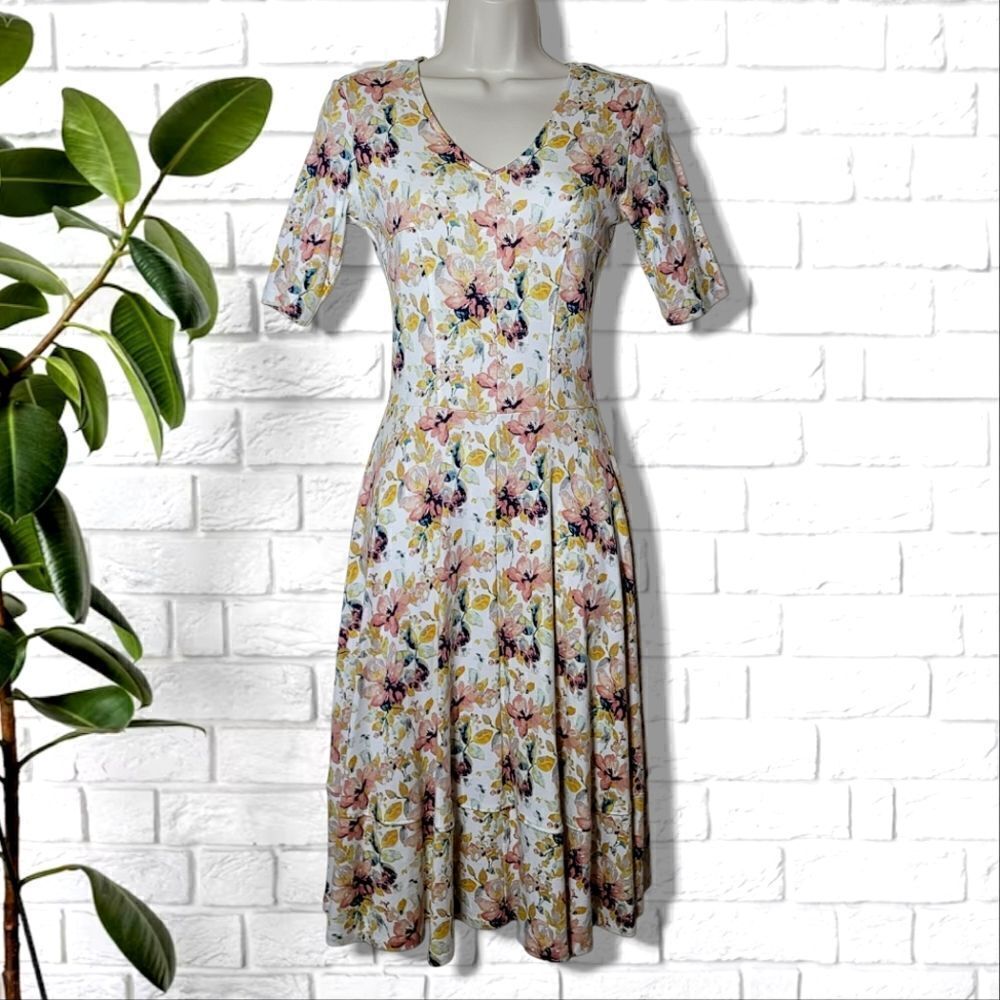 DE Collection Mid-Sleeve Floral Fit & Flare Dress